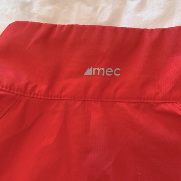 MEC womanโs shell - Picture 5 of 6